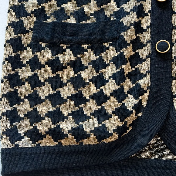 Outlander Collection - M, acrylic/wool metallic houndstooth sweater - Picture 5 of 10